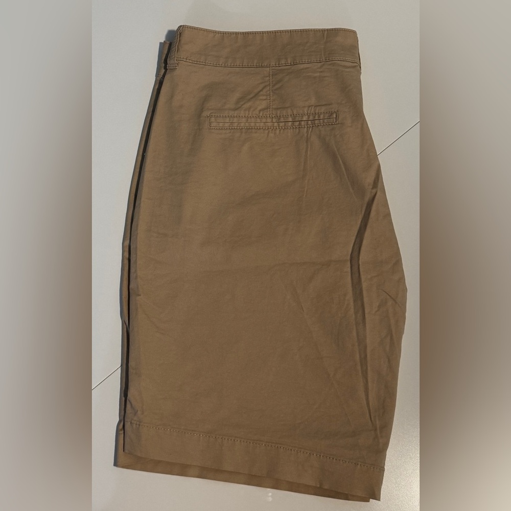 Old Navy Everyday Short High Rise size 16 - Picture 3 of 4